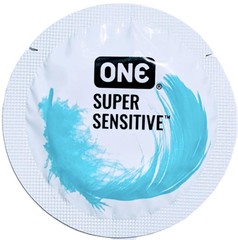 Ультратонкі презервативи ONE Super Sensitive з великою кількістю лубриканту (1 шт.) ON4 фото